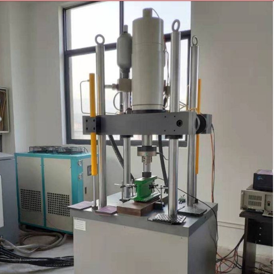 1695266116171444.png 6驅(qū)動車橋疲勞試驗(yàn)機(jī).png